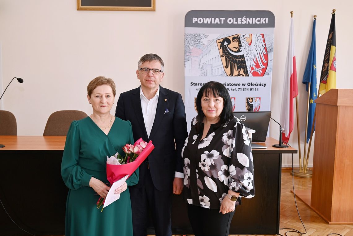 Po 36 latach oddanej służby – uroczyste pożegnanie Małgorzaty Iwańskiej w Starostwie Powiatowym