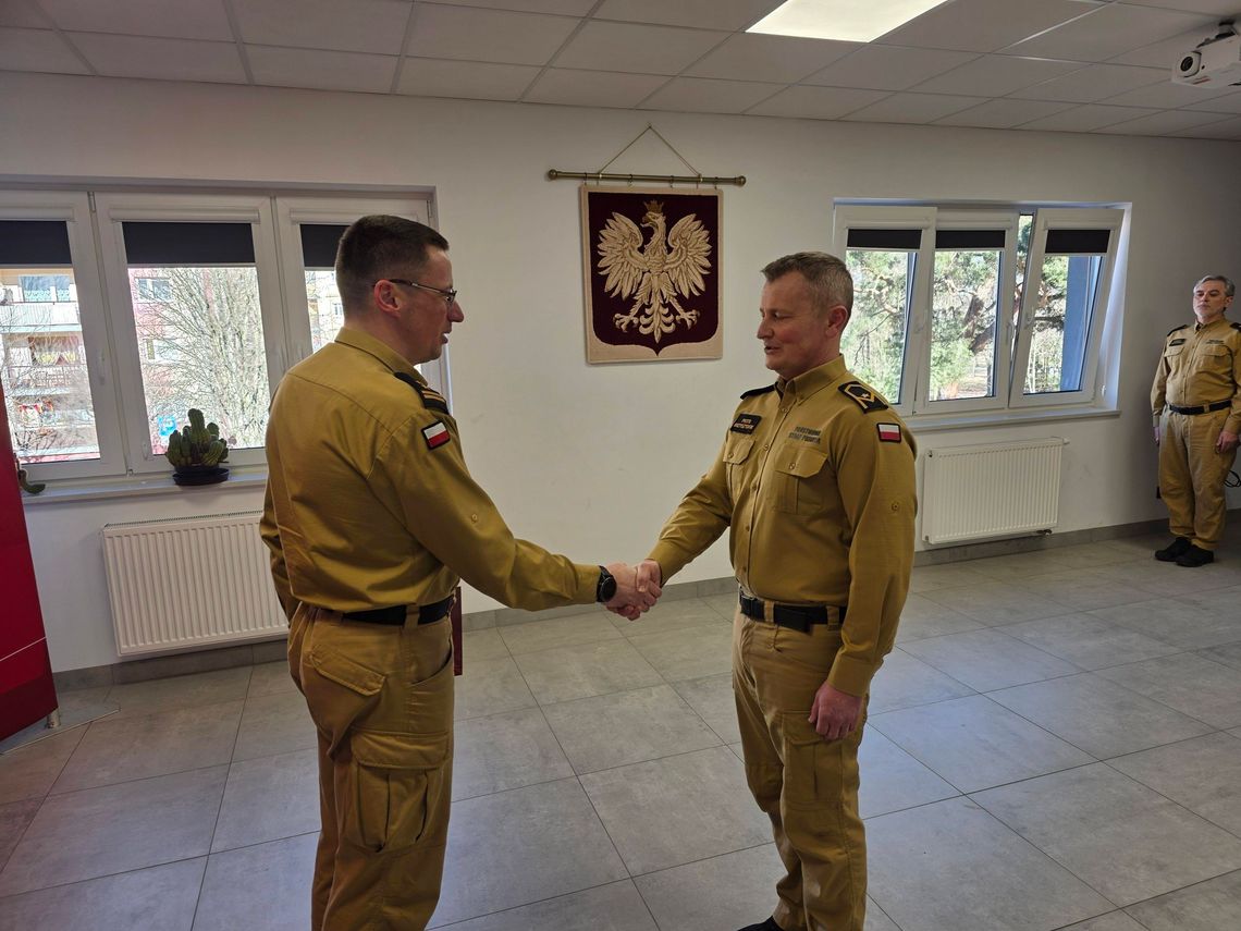 Duży awans w oleśnickiej straży! Komendant osobiście wręczył nową funkcję