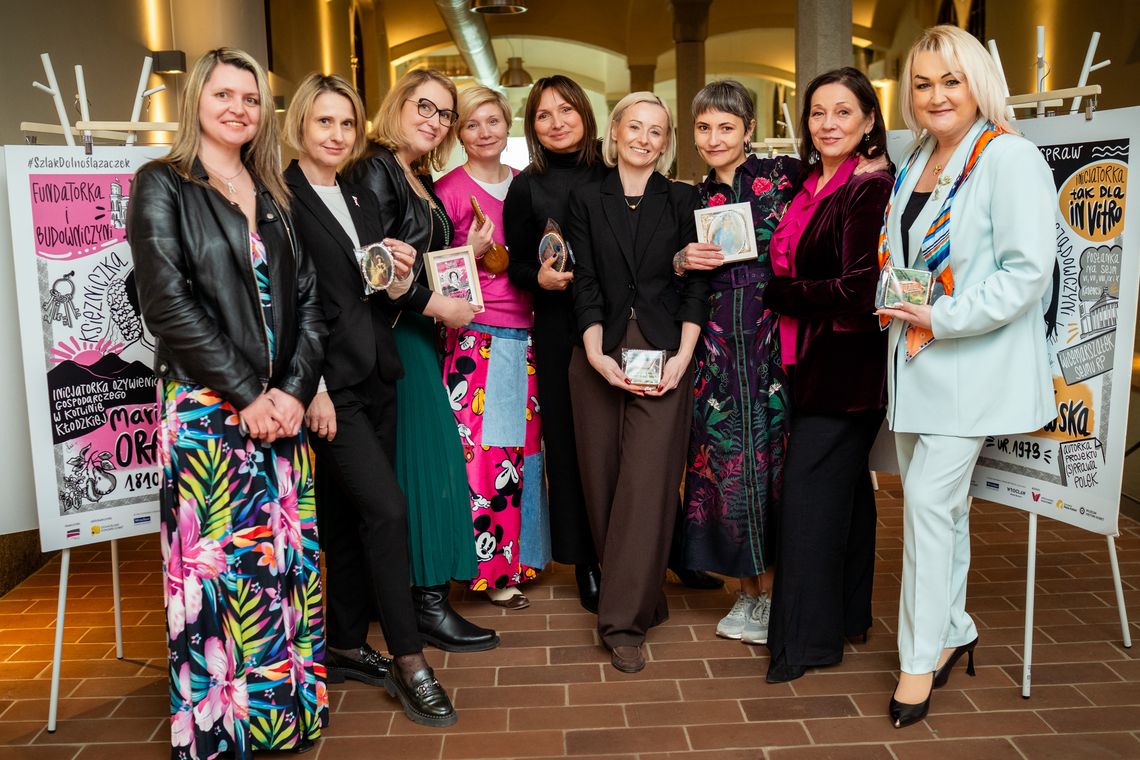 „Szlakiem Dolnoślązaczek” w Pałacu Marianny Orańskiej „Szlakiem Dolnoślązaczek” w Pałacu Marianny Orańskiej