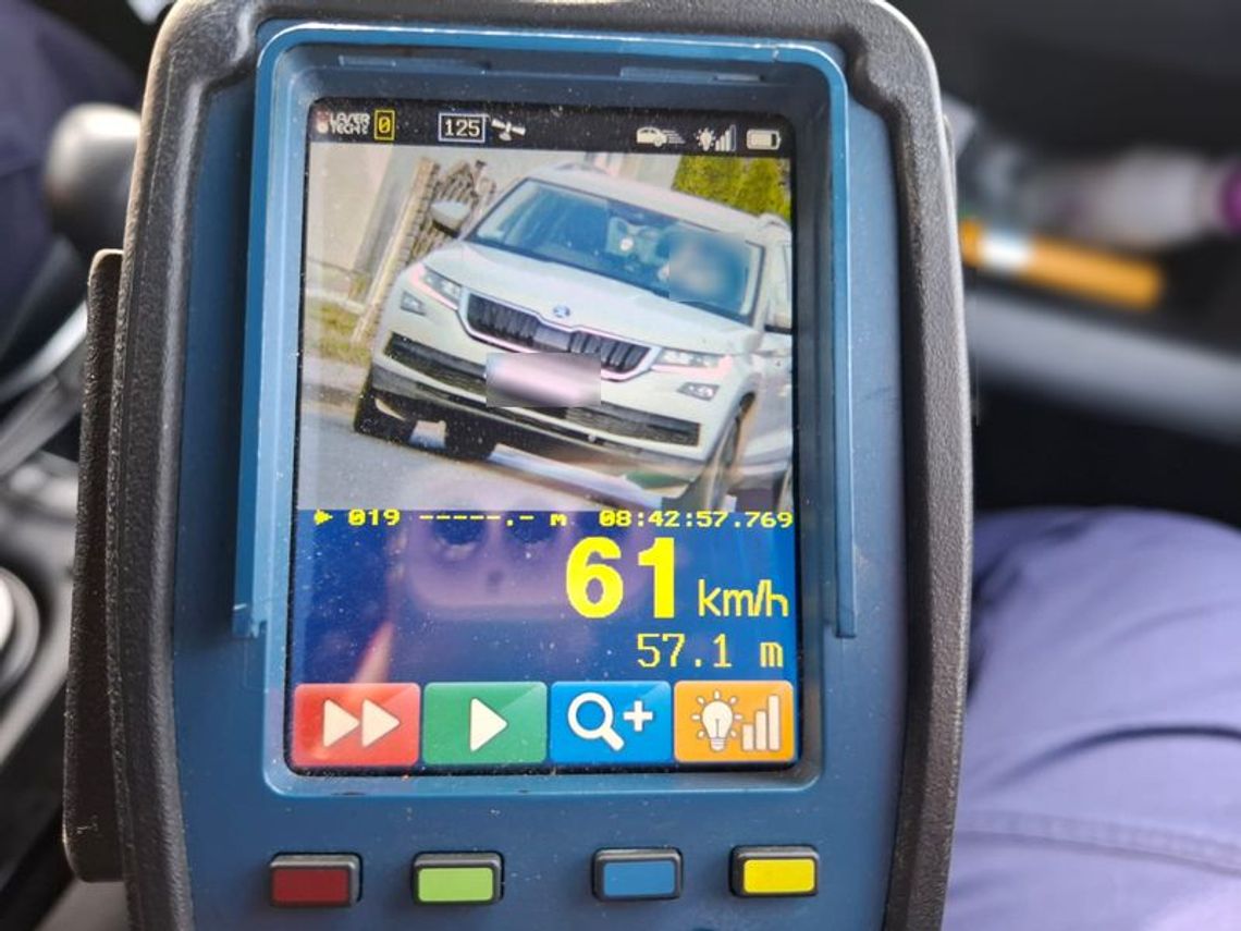 Złapali go za prędkość. Okazało się, że w ogóle nie powinien prowadzić