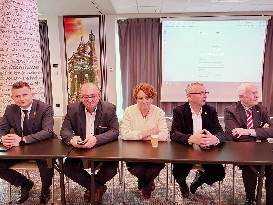 Samorządowcy z całego regionu spotkali się we Wrocławiu. Wśród nich Jan Bronś
