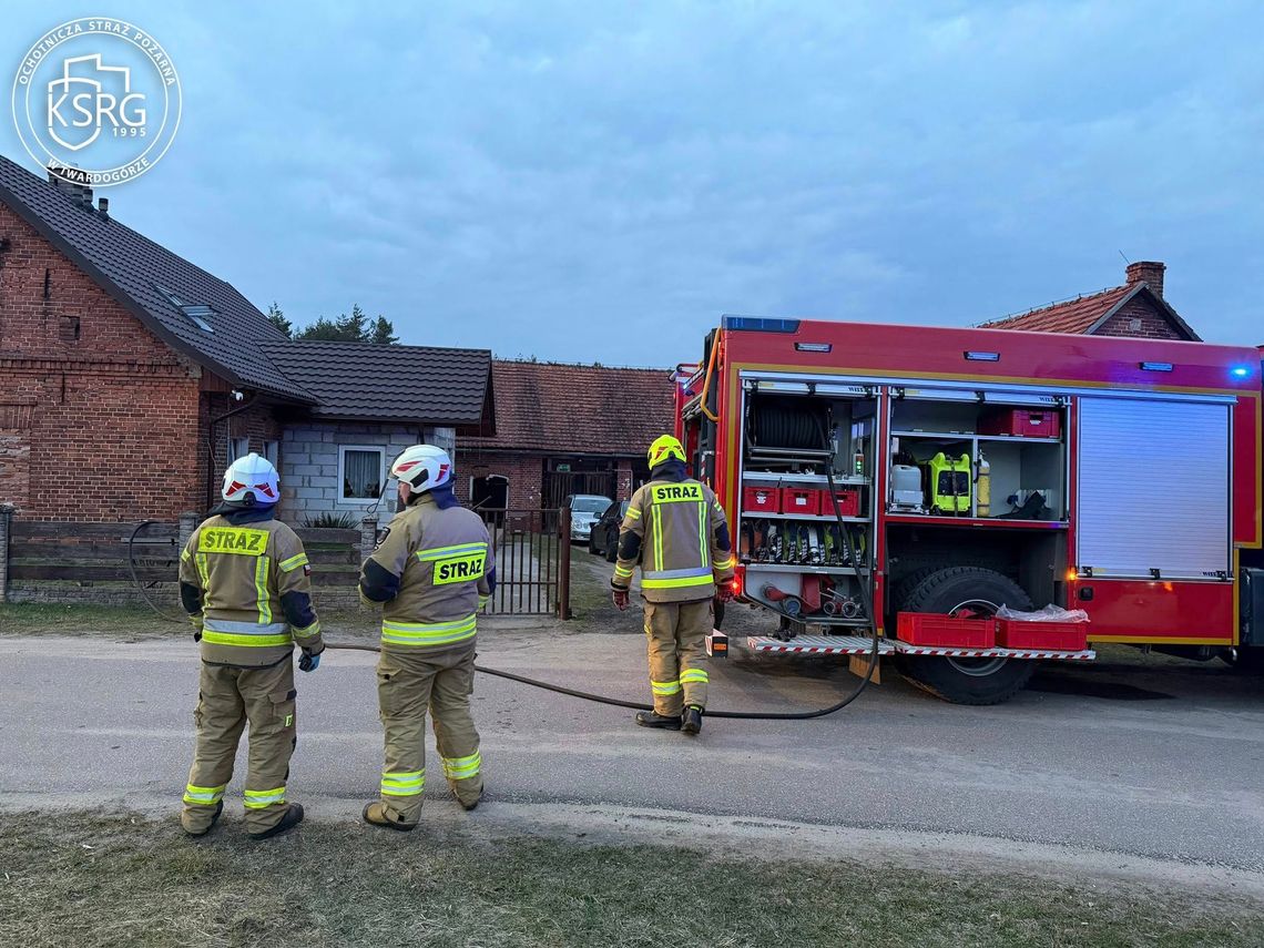 Pożar sadzy w kominie! Strażacy z Twardogóry i Sycowa interweniowali w Goli Wielkiej