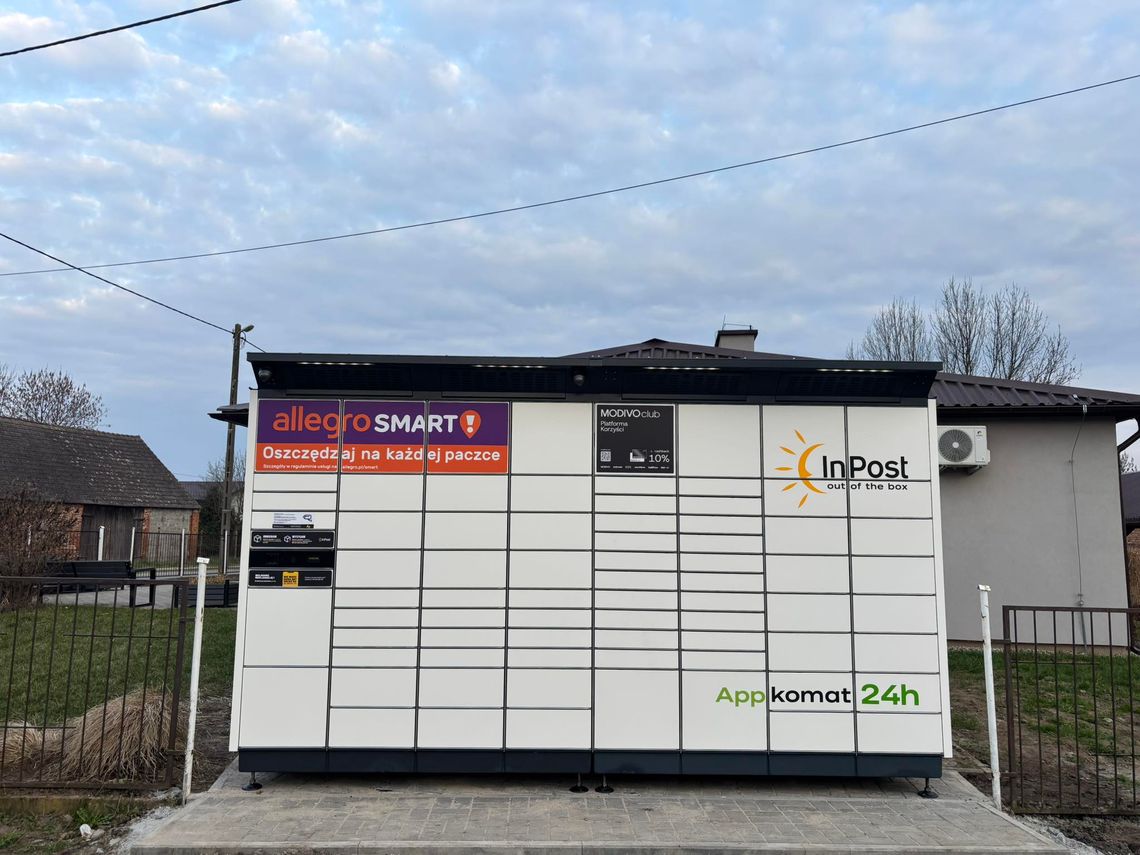 Koniec z jeżdżeniem po paczki! We wsi Świerzna stanął nowy paczkomat