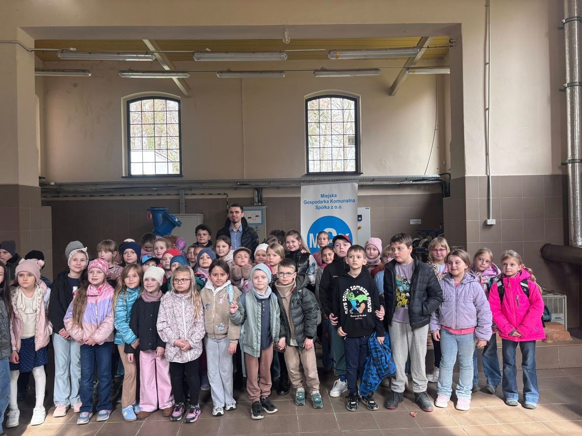 Uczniowie odkrywają tajemnice wody