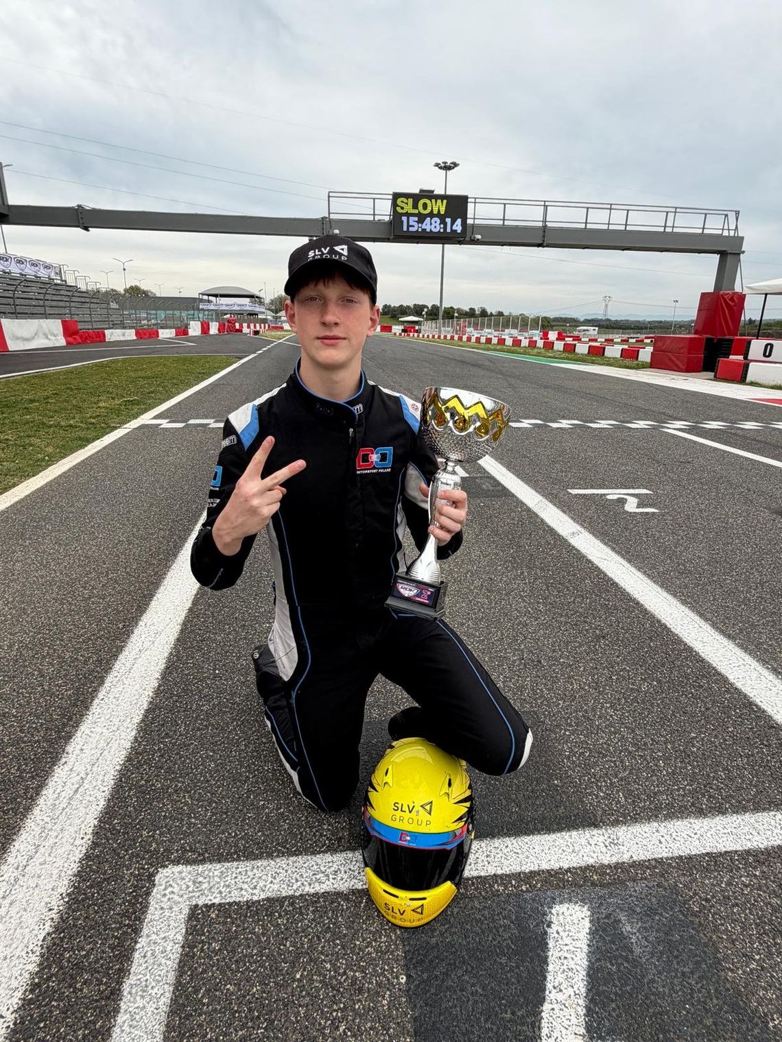 Adrian Potępa wjeżdża na podium Adrian Potępa wjeżdża na podium