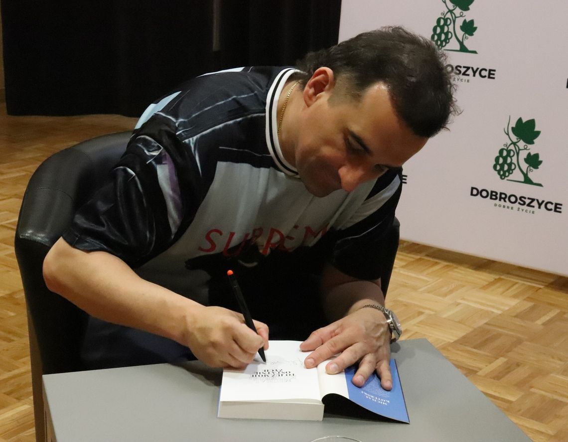 Michał Koterski w Dobroszycach: poruszająca opowieść o walce z nałogiem, która daje nadzieję