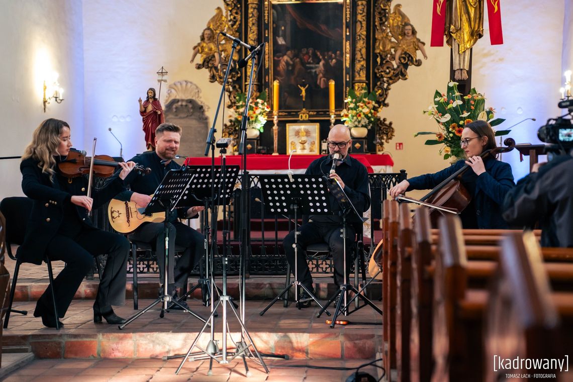 Bierutów w rytmie dawnych melodii – koncert „Muzyka dawnego Bierutowa” zachwycił publiczność