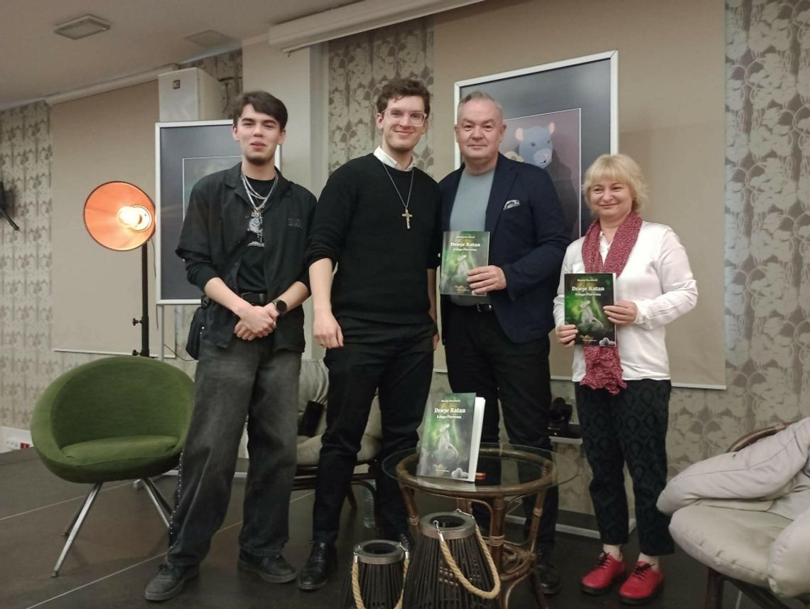 "Dzieje Ratan. Księga Pierwsza" promocja debiutu literackiego Macieja Rozumka