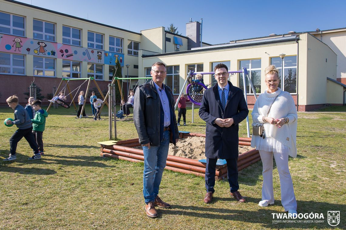 Nowy plac zabaw w Twardogórze. Dzieciaki mają teraz własną przestrzeń do zabawy