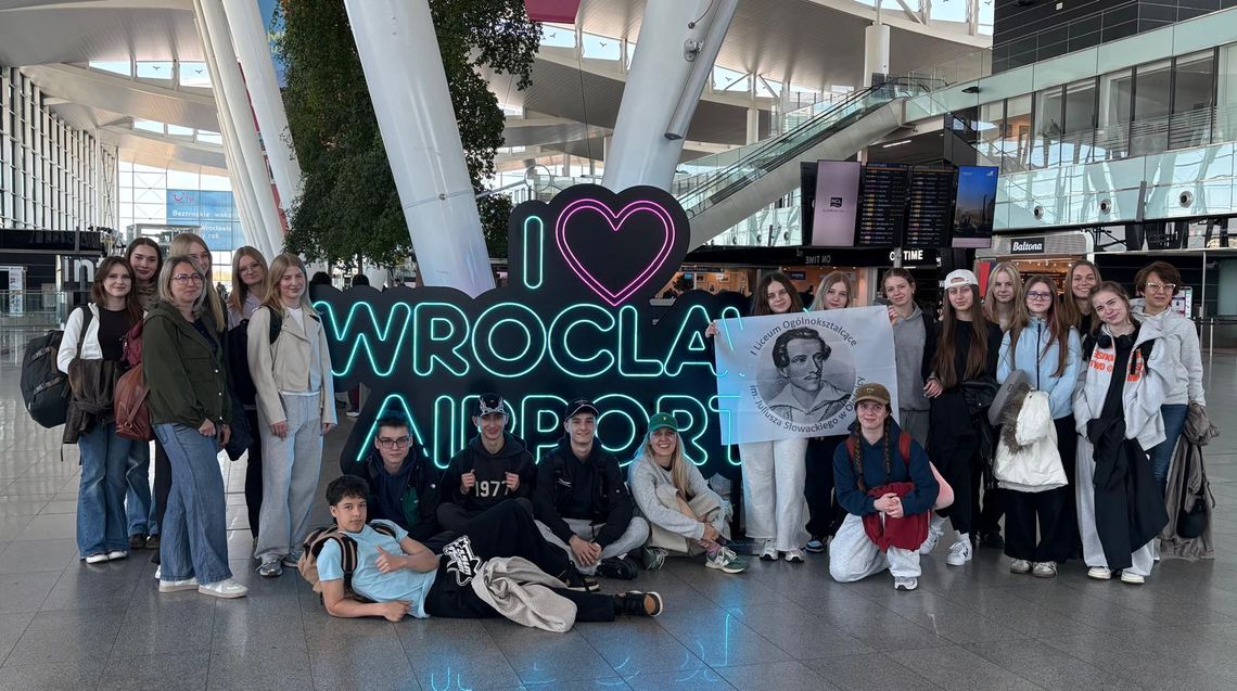 Uczniowie I LO w Oleśnicy wyruszyli do Portugalii