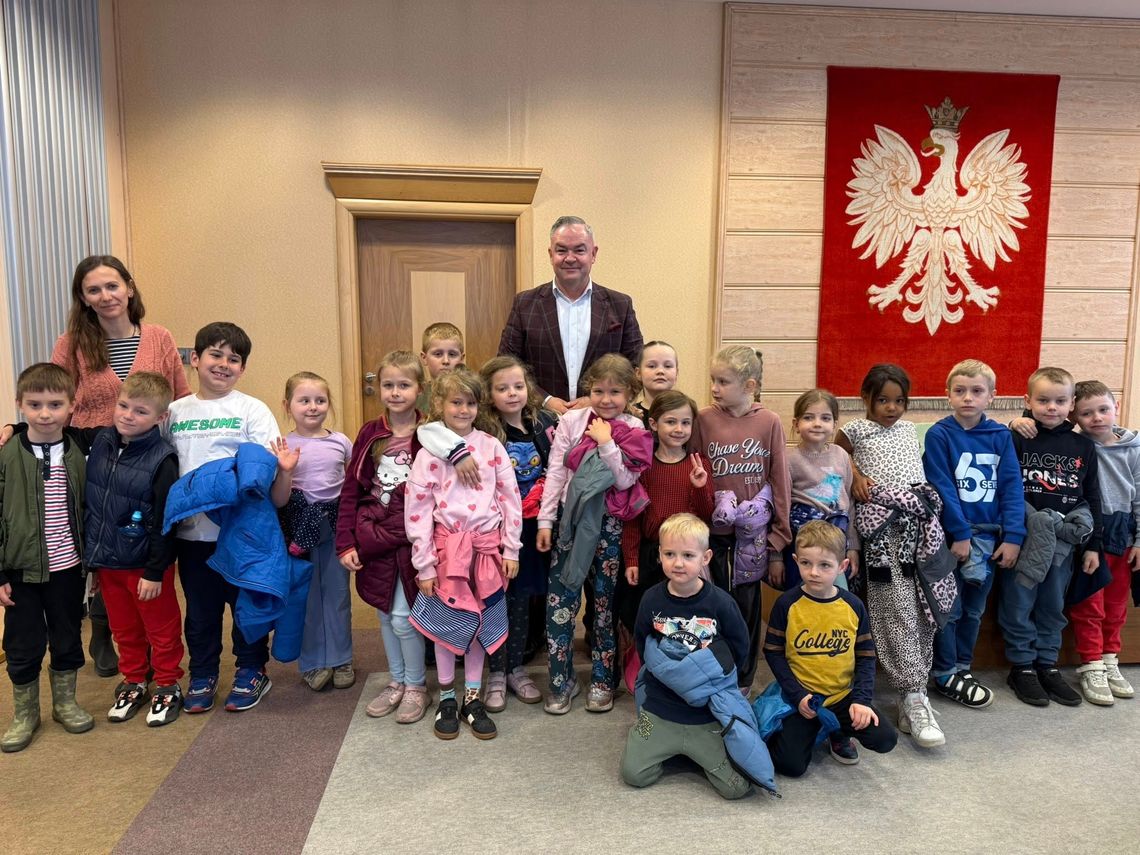 Mali goście przejęli oleśnicki ratusz. Burmistrz odpowiadał na trudne pytania dzieci