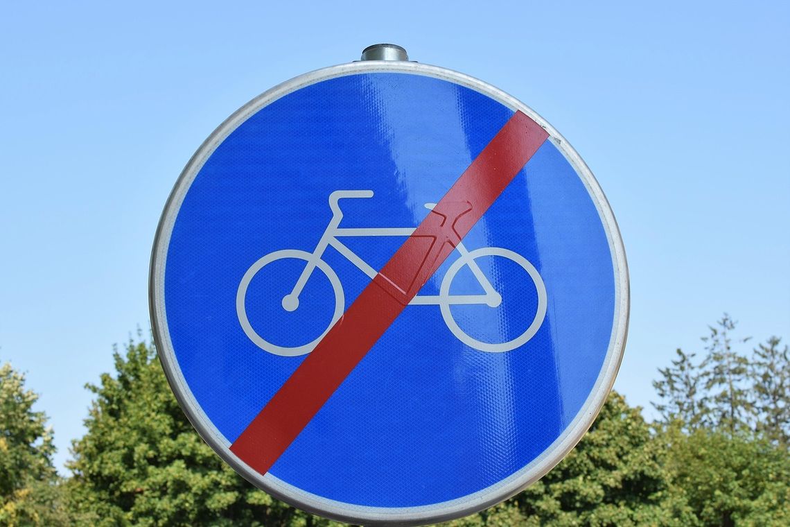 15 tysięcy złotych to za dużo? Spór o bezpieczeństwo rowerzystów w powiecie oleśnickim