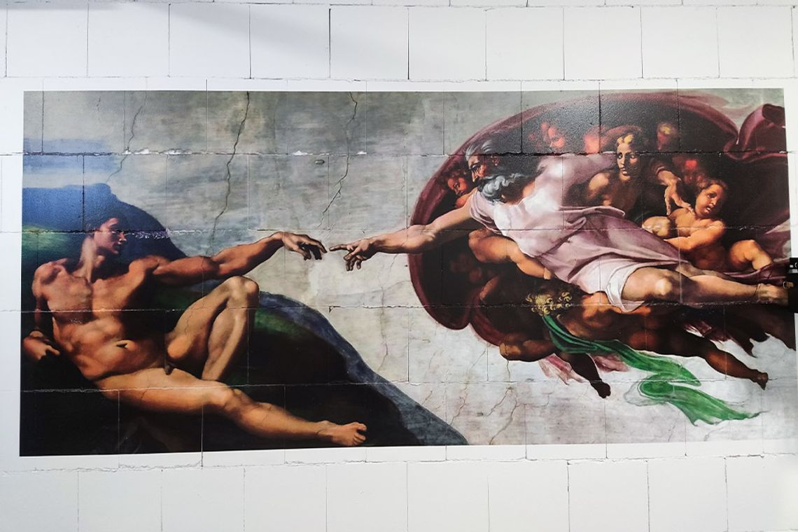 80 lat Biblioteki Publicznej w Oleśnicy: wielkoformatowa grafika powstaje na żywo