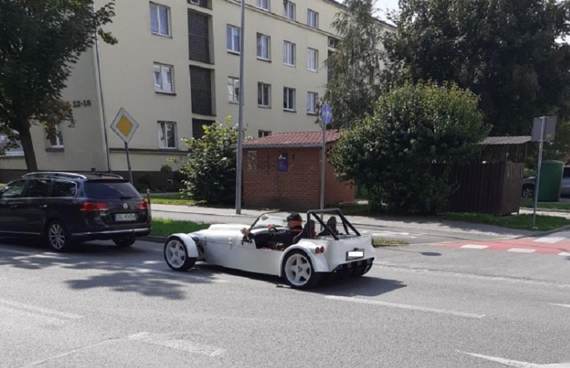 A kiedy jest pogoda, to jeździmy kabrioletem A kiedy jest pogoda, to jeździmy kabrioletem