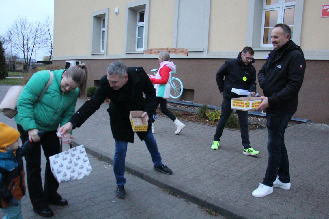 Akcja "Zabłyśnij na drodze"