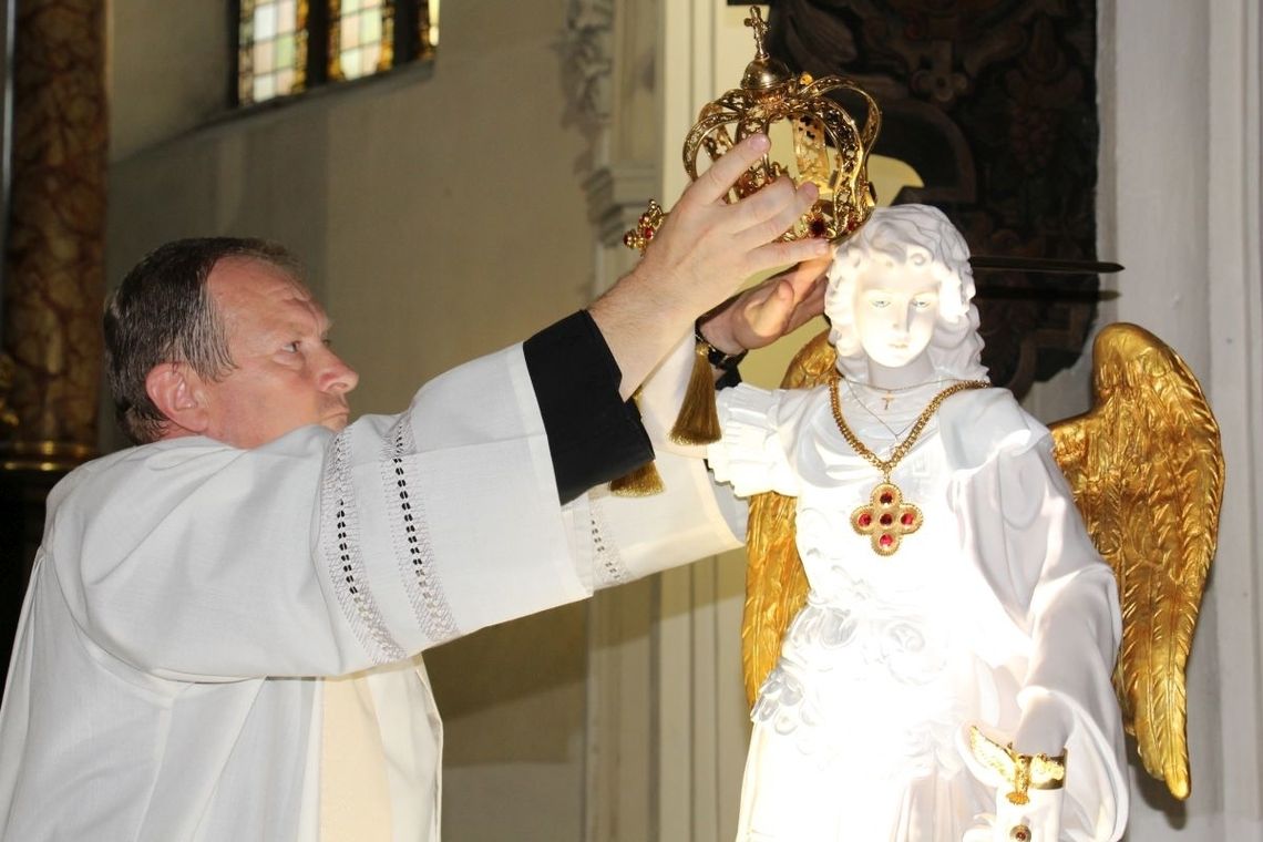 Archanioł w Oleśnicy