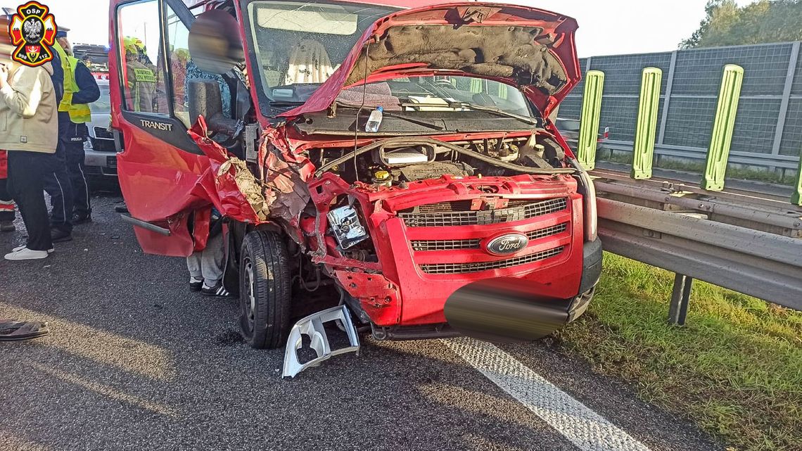 Auto samo wezwało pomoc do wypadku. Zderzyły się cztery samochody