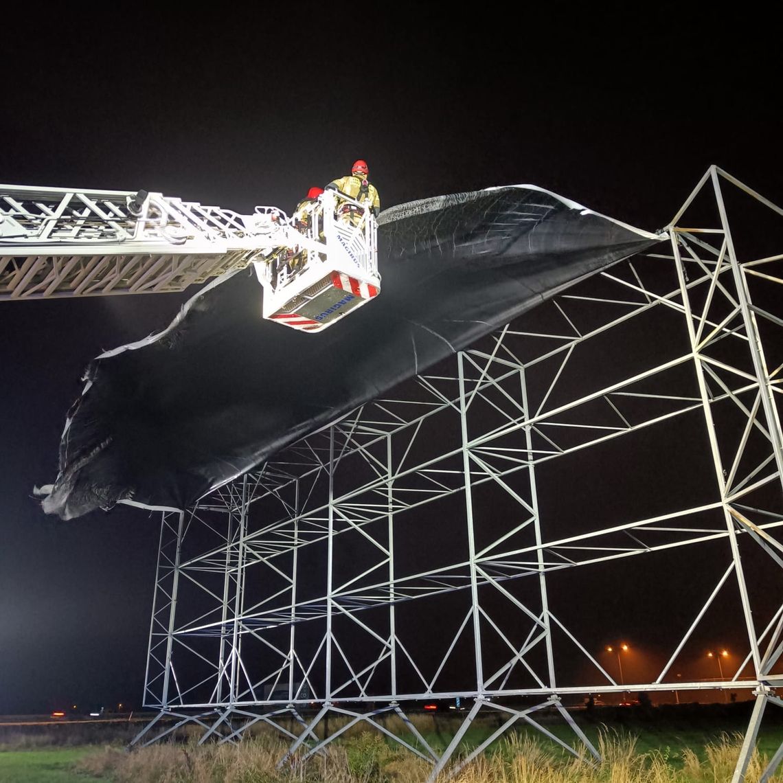 Baner Na S8 Na Drodze Na Warszawę Stwarzał Zagrożenie Dla Ruchu 1145