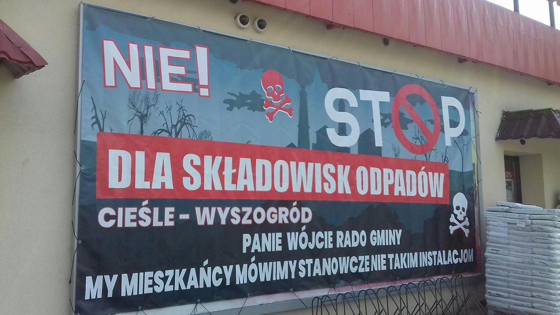 Baner przeciwko spalarni zawisł na "Dino" w Oleśnicy