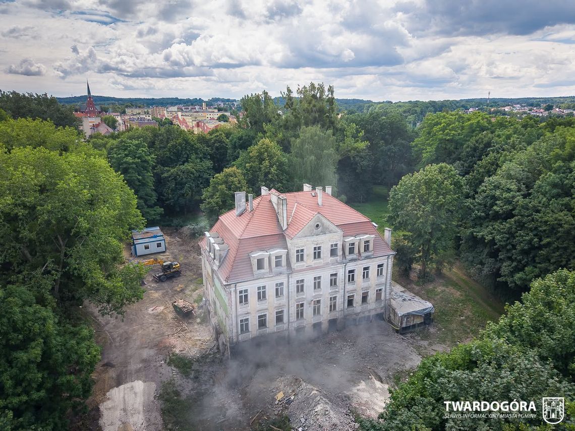 Barokowy pałac w Twardogórze odzyskuje blask. Miliony z UE na nową perłę gminy Barokowy pałac w Twardogórze odzyskuje blask. Miliony z UE na nową perłę gminy