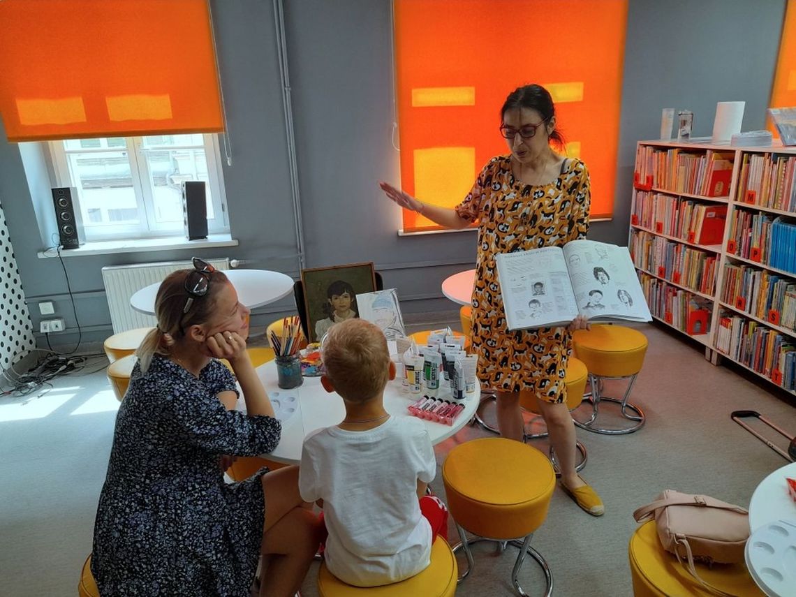 Biblioteka kontynuuje zajęcia artystyczne dla dzieci z Ukrainy