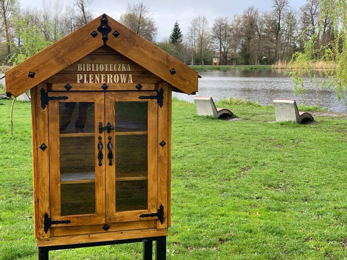 Biblioteka plenerowa nad oleśnickimi stawami