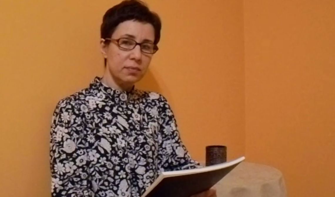 Bibliotekarka z Oleśnicy czyta wiersz Konstancji Benisławskiej (WIDEO)