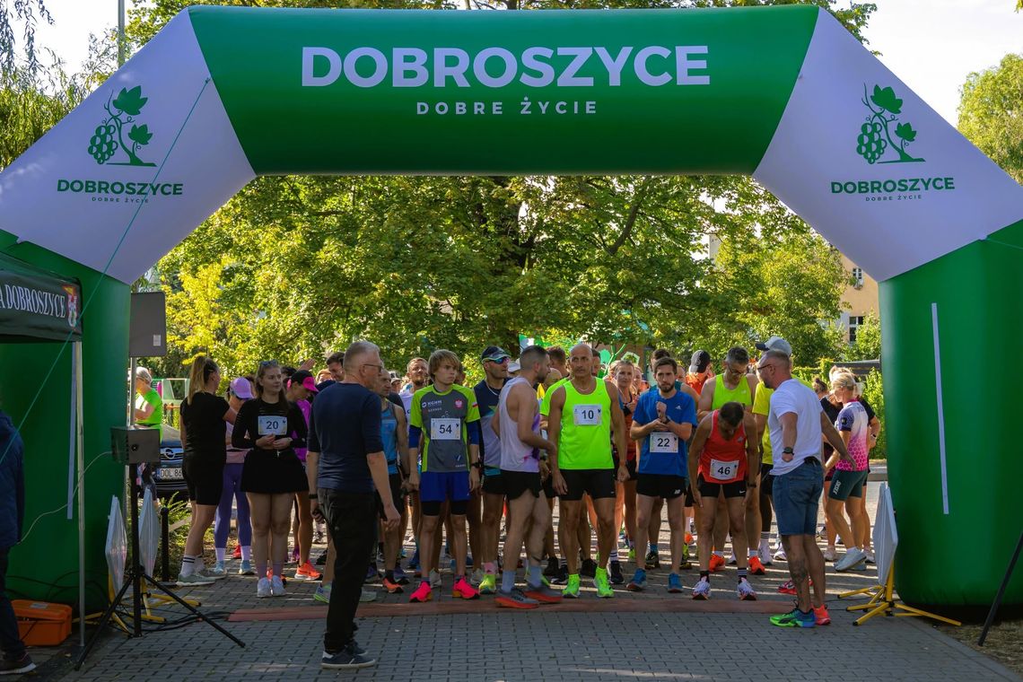 Biegacze i miłośnicy kijków opanują Dobroszyce. Przed nami sportowe święto gminy!