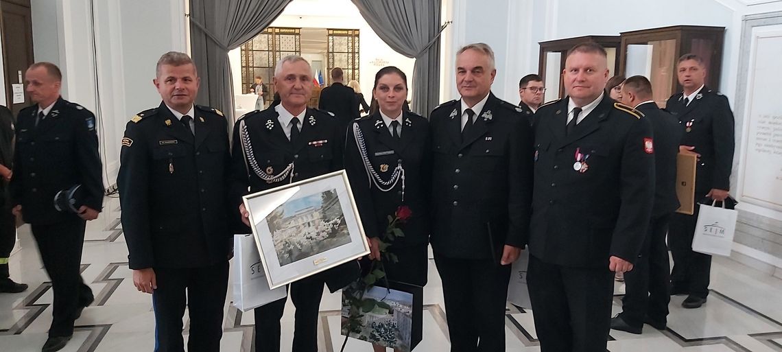 Bierutowianka z OSP uczestniczyła w Konferencji Parlamentarnego Zespołu Strażaków 