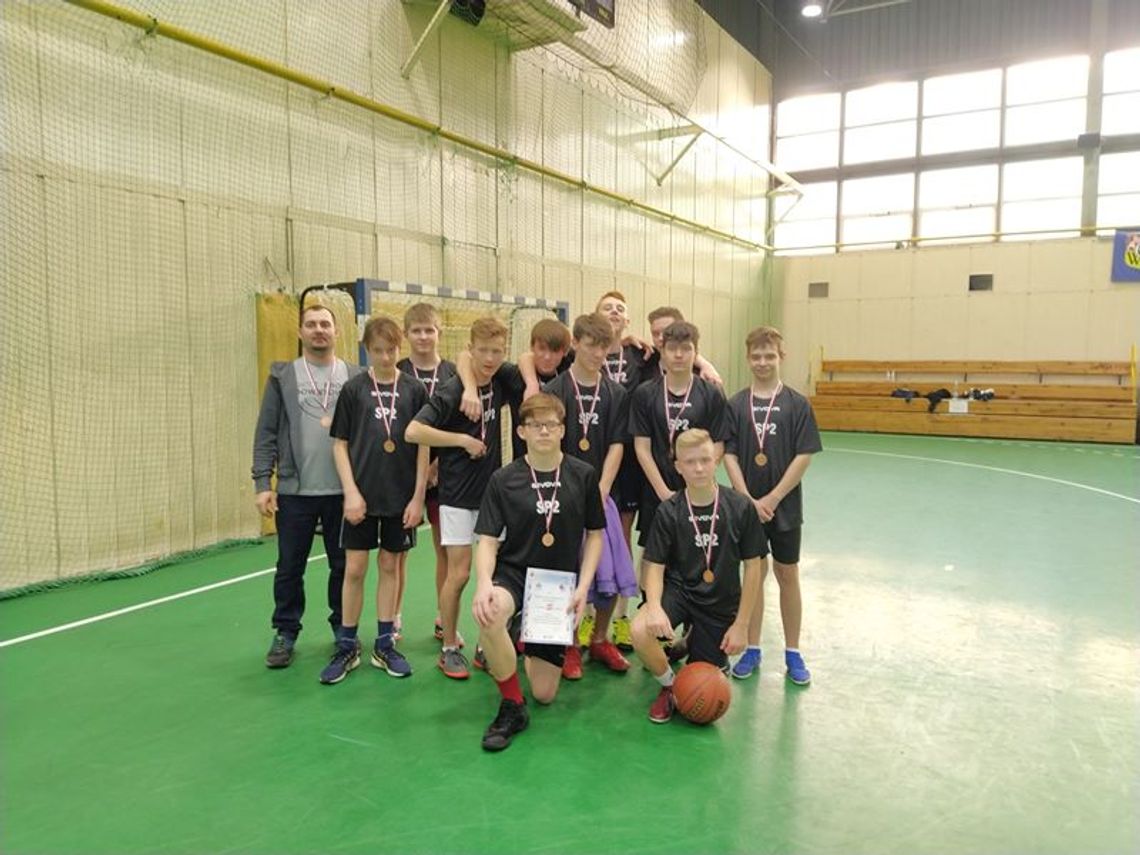 Brązowe medale dla koszykarzy z SP2 Oleśnica