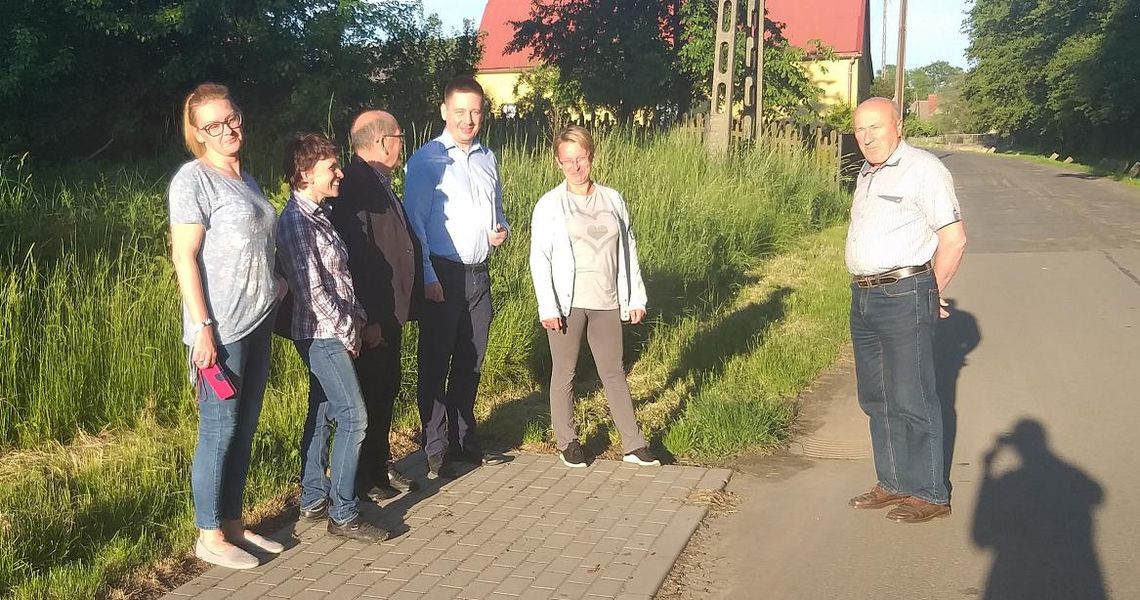 Burmistrz Bierutowa spotkał się z sołtysem i radą sołecką 