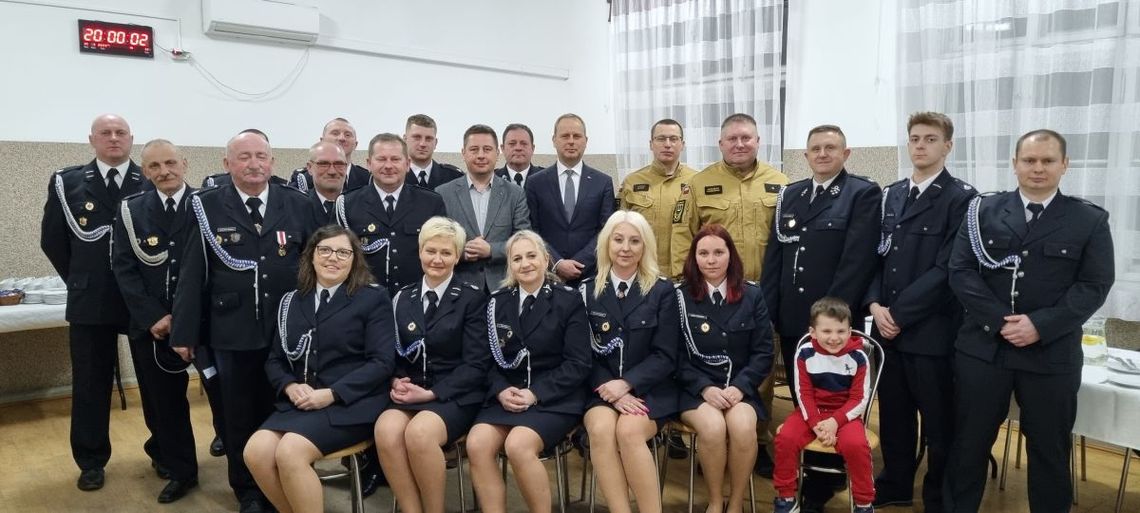 Burmistrz Bierutowa z medalem za zasługi dla pożarnictwa