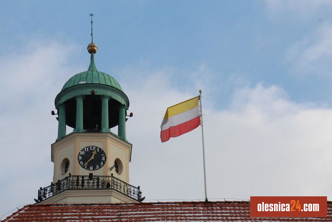 Burmistrz Oleśnicy zwolnił sekretarza miasta. Mocne oświadczenie pracownika