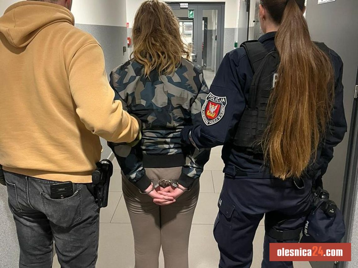 „Chciałam go tylko nastraszyć”. Policjanci uratowali śpiących mieszkańców z płonącego domu w ostatniej chwili „Chciałam go tylko nastraszyć”. Policjanci uratowali śpiących mieszkańców z płonącego domu w ostatniej chwili