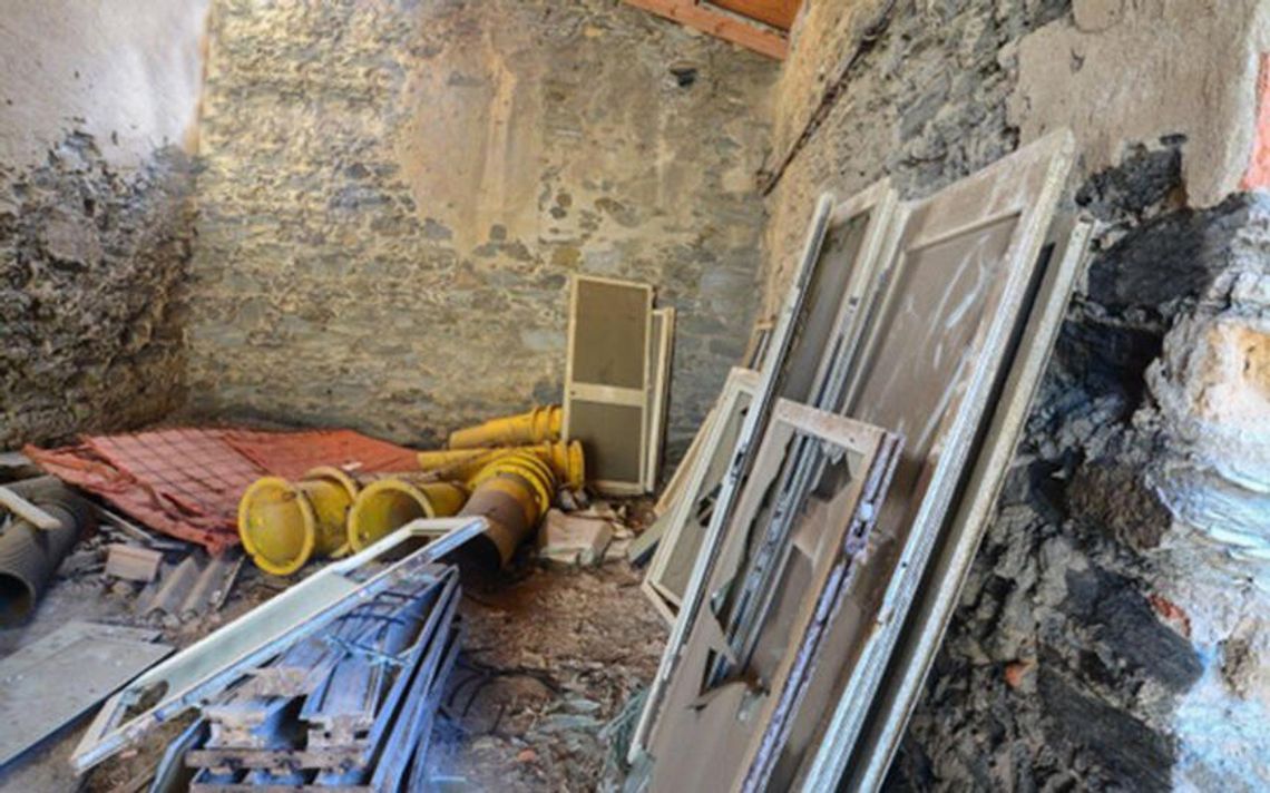 Co zrobić z gruzem po remoncie? Praktyczny przewodnik po wynajmie kontenerów na odpady budowlane