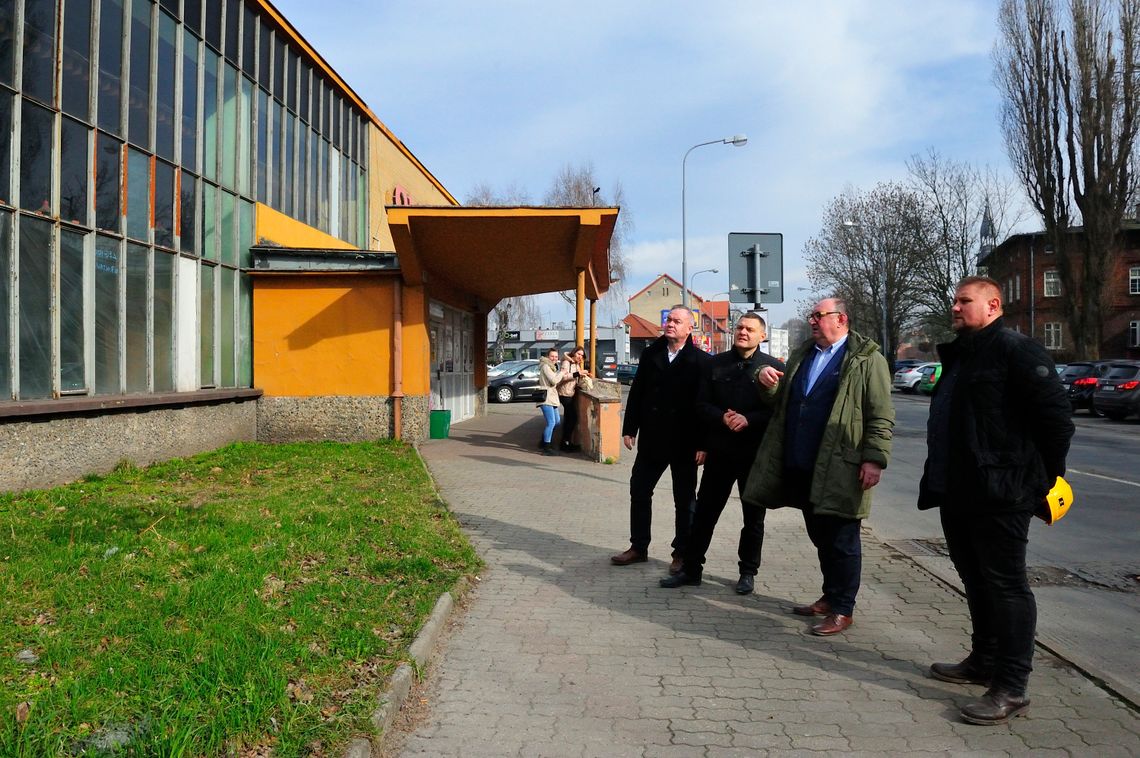 Czy członek Zarządu PKP SA pomoże Oleśnicy przejąć dworzec autobusowy?