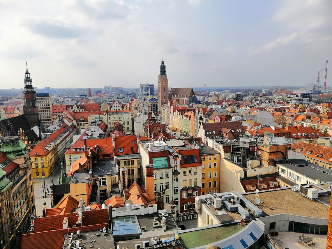 Czy rynek pracy we Wrocławiu zapewnia dobry rozwój kariery?