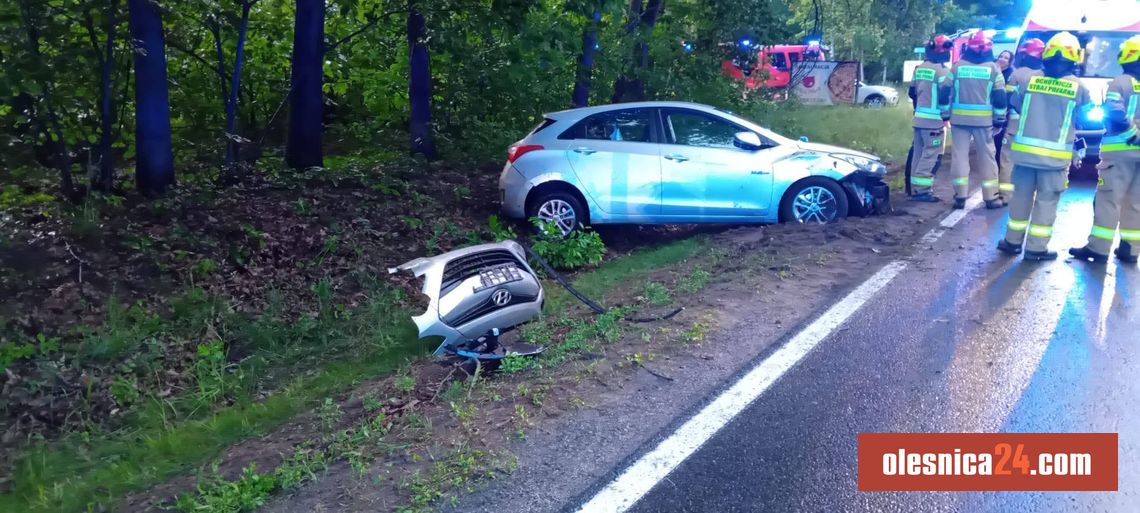 Dachowanie samochodu osobowego na drodze krajowej nr 25 Dachowanie samochodu osobowego na drodze krajowej nr 25