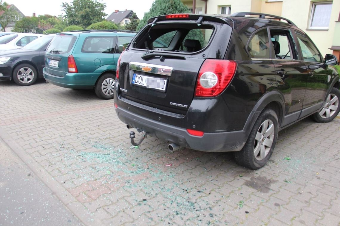 Dewastacja auta na ulicy Lotniczej w Oleśnicy [AKTUALIZACJA]