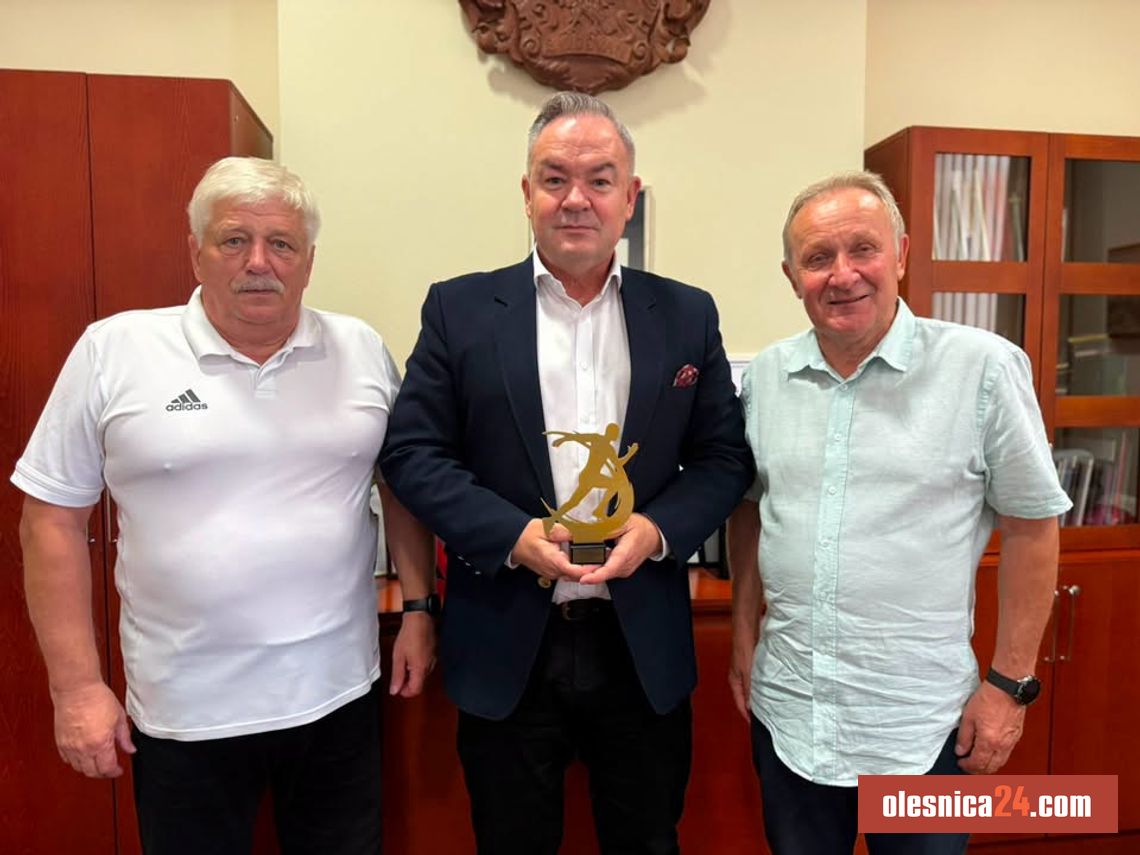 Docenili wsparcie miasta. Burmistrz spotkał się z przedstawicielami WKS Oleśniczanka Docenili wsparcie miasta. Burmistrz spotkał się z przedstawicielami WKS Oleśniczanka