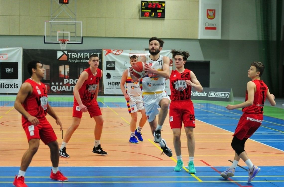 Dogrywka w meczu Team-Plastu Oleśnica z WKK Wrocław (FOTORELACJA)