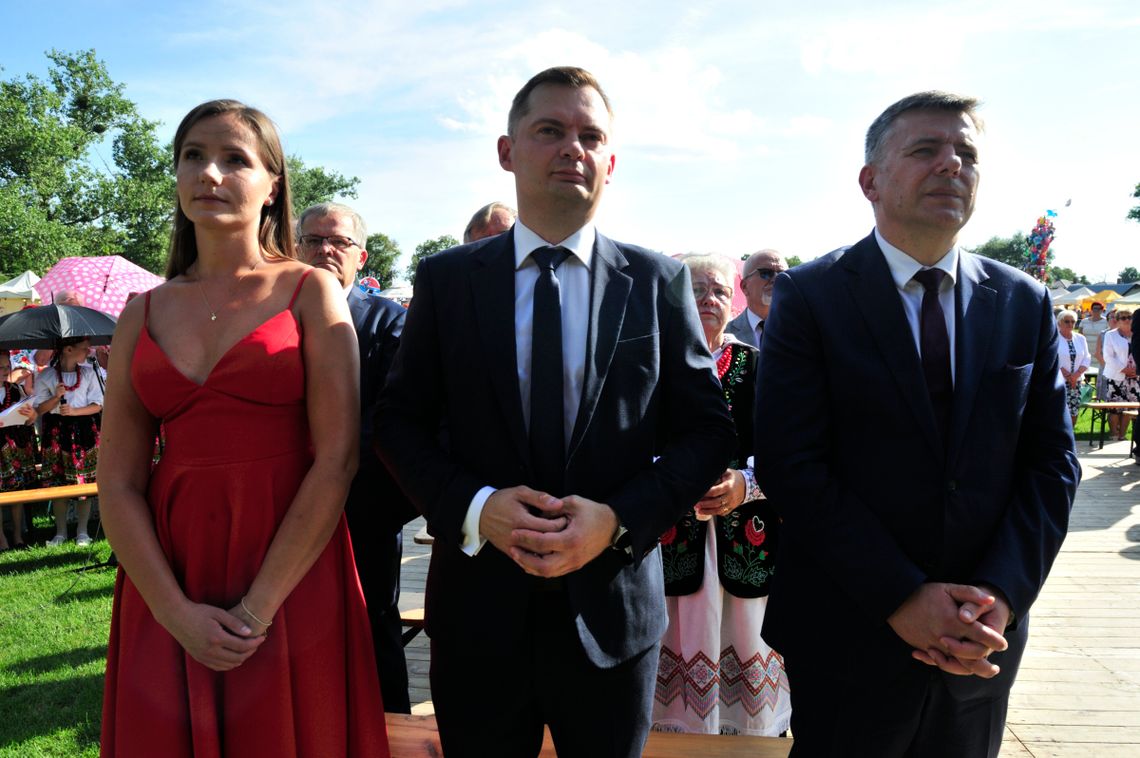 Dożynki Powiatu Oleśnickiego odbywają się w Dobroszycach