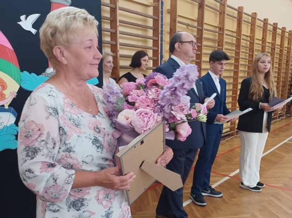 Dyrektor odchodzi na emeryturę 