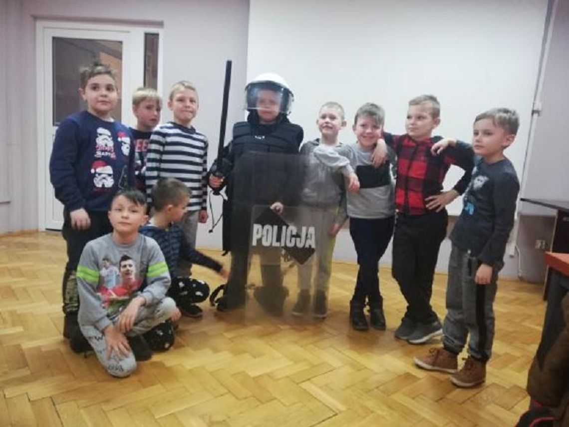 Dzieci poznały policyjne techniki