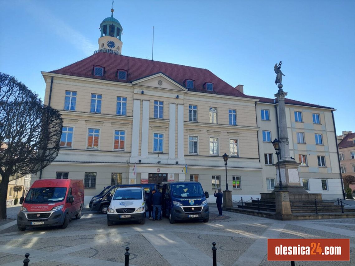 Dzięki współpracy ze stowarzyszeniem z Niemiec do Oleśnicy trafiła kolejna dostawa potrzebnych rzeczy Dzięki współpracy ze stowarzyszeniem z Niemiec do Oleśnicy trafiła kolejna dostawa potrzebnych rzeczy