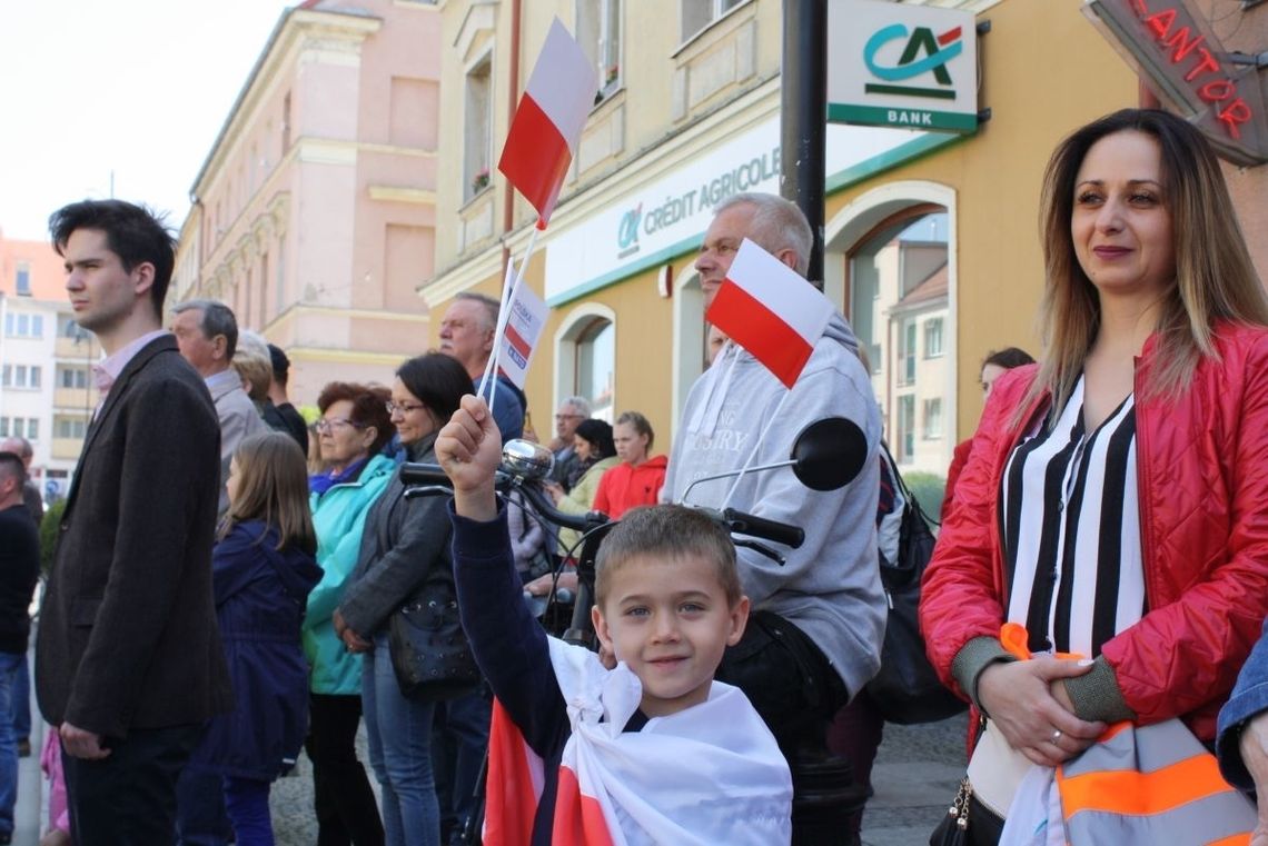 Dzień Flagi na Rynku w Oleśnicy