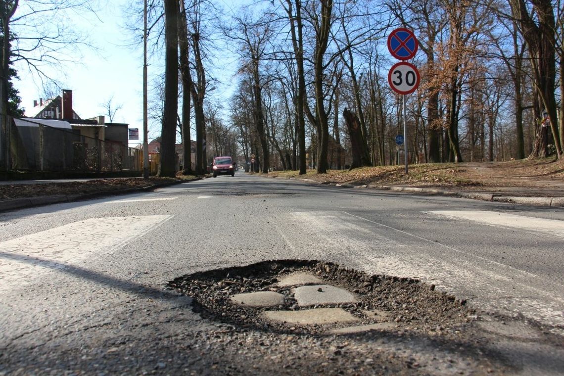 Dziury na oleśnickich jezdniach - czas na remonty