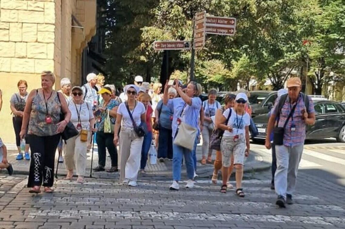 Emeryci z Oleśnicy na wycieczce w Pradze