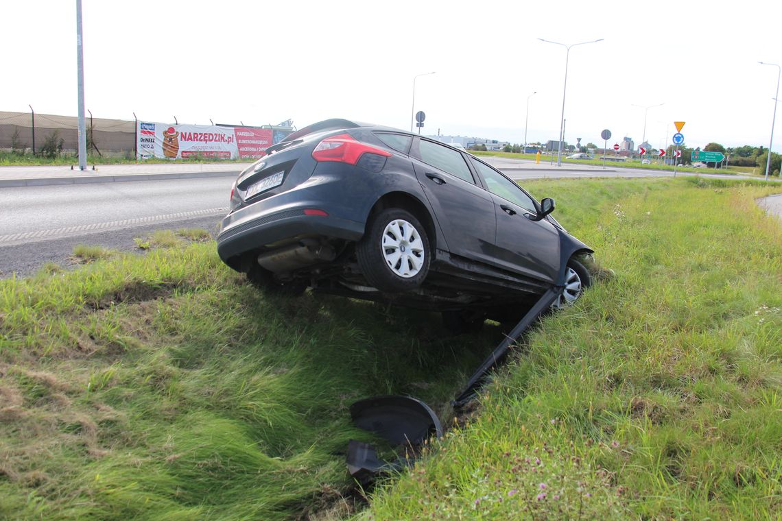 Ford wylądował w rowie