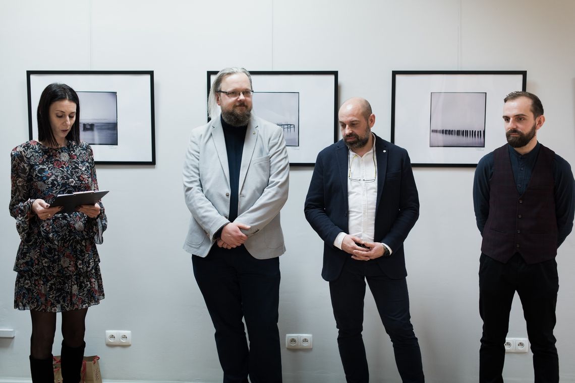 Fotografia analogowa na wystawie w Oleśnicy